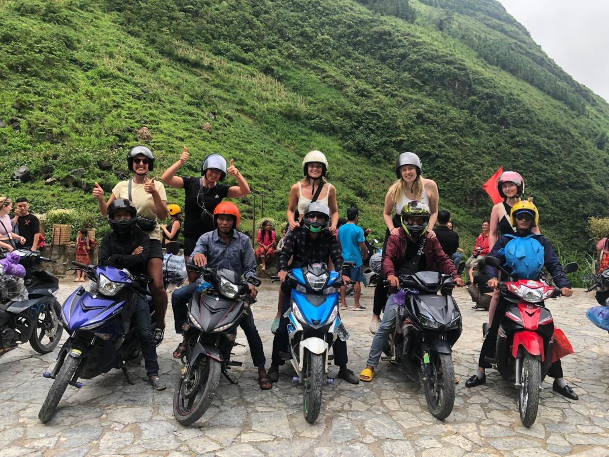 Hg Hostel Provide Tours & Motorbikes Ha Giang Exterior photo